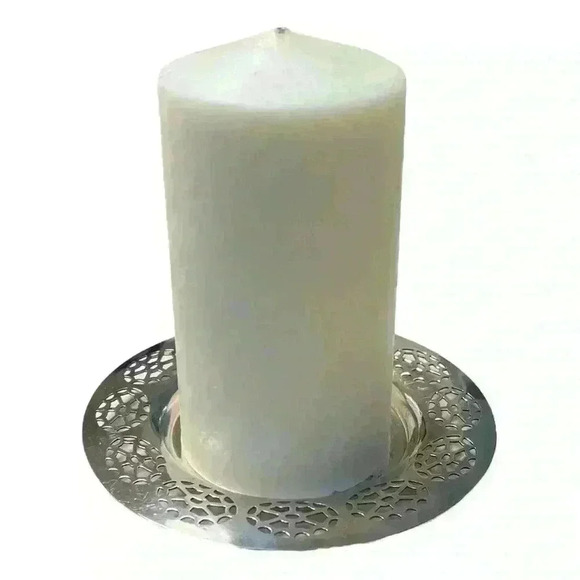 Vintage silver candle holder dish with cut outs Signed Wm. A. Rogers - Picture 1 of 6
